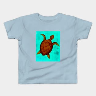 Turtle swimming in the ocean Kids T-Shirt